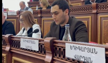 Գյումրու փողոցներում հազարավոր փոսեր չլցվեց, փոխարենը` լցվեց գյումրեցիների համբերության բաժակը.  «Մեր քաղաքը» խմբակցության քարտուղար (տեսանյութ)