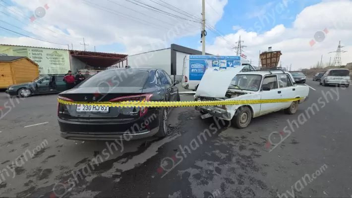 Արտաշատի խճուղում բախվել են «Hongqi» և «VAZ 2107» ավտոմեքենաները. կան տուժածներ