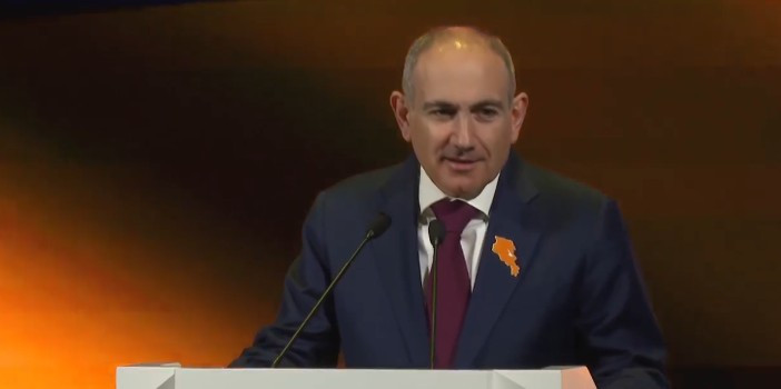 Լուսին թռչելը մեզ համար խակ է, իսկապես խակ է, որովհետև գարունը նոր է բացվել և մրգի հասնելուն դեռ շատ ժամանակ կա. Փաշինյան