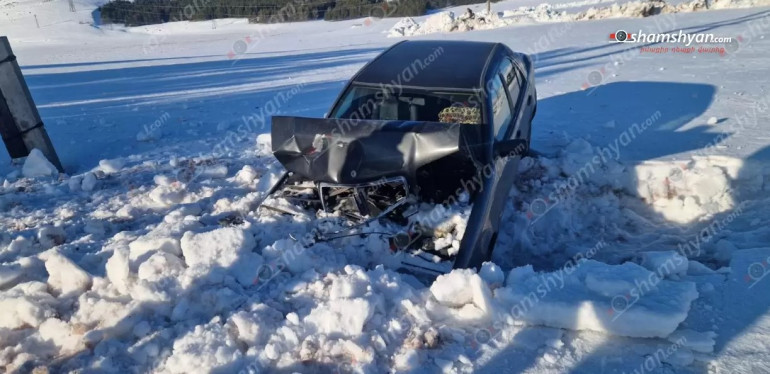 Մարգարա-Վանաձոր-Տաշիր ավտոճանապարհին «Mercedes»-ը հայտնվել է դաշտում՝ բախվելnվ ձնակույտերին. կան վիրավnրներ