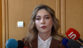 Այս պահին ներկայացված տեքստում ներածությունը չի եղել առհասարակ, իսկ Անկախության հռչակագրի հղումը ներածության մեջ է. Գալյան