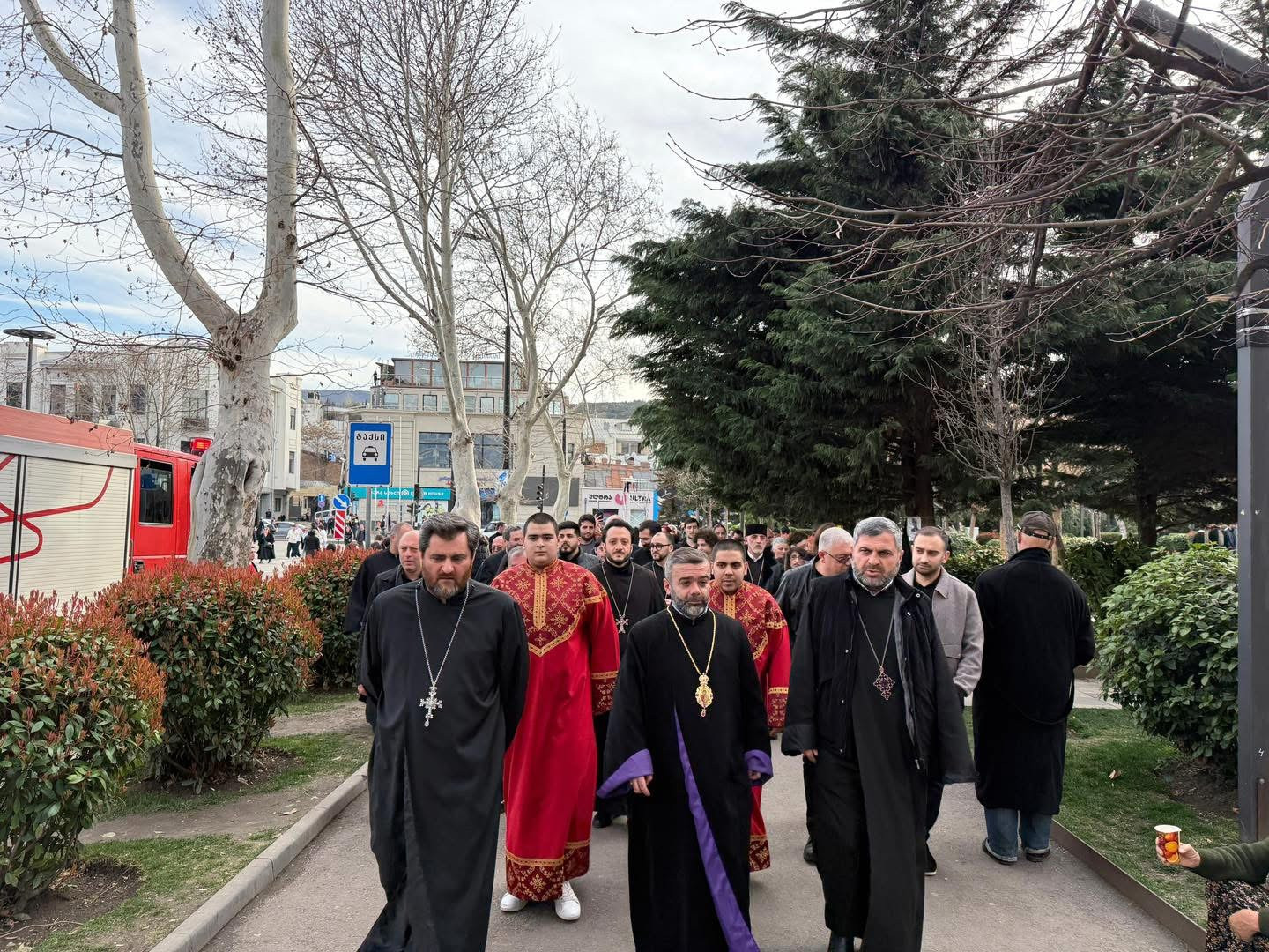 Վիրահայերը իրենց խոնարհումը բերեցին Համայն Վրաստանի կաթողիկոս-Պատրիարքի հոգեհանգստյան  արարողությանը (լուսանկարներ)
