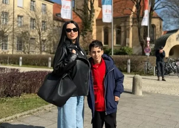 Ընթացքի մեջ ենք. Գոռ Հակոբյանի կինը լուսանկարներ է հրապարակել Գերմանիայից