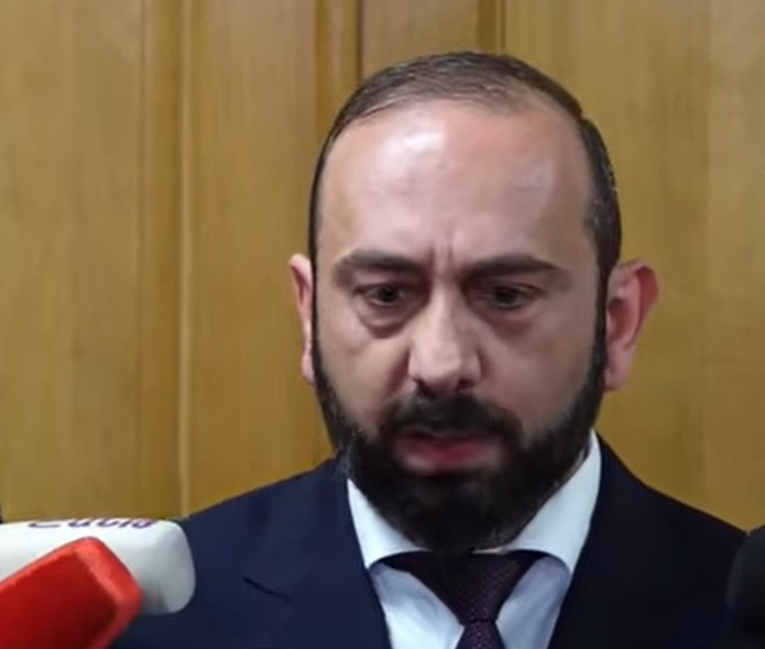 Հայաստանի ԱԱԾ-ն ինձ դիմել է օգնության համար, ես, լինելով, խիստ ընդդիմադիր քաղաքացի, համարել եմ, որ սա իշխանությունների մասին չէ, Հայաստանի մասին է, համաձայնել եմ․ Միրզոյան