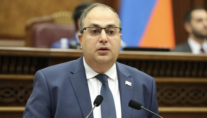 Անկախ քո քաղաքական կողմնորոշումից, նախասիրություններից, դու պարտավոր ես գործել քո երդմանը համապատասխան․ Վլադիմիր Վարդանյան