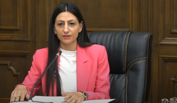 Որոշ դեպքերում  անձանց ձերբակալելու կամ ցանկացած այլ եղանակով ազատությունից զրկելու գործողությունները տեղի են ունենում անչափահասների ներկայությամբ․ ՄԻՊ