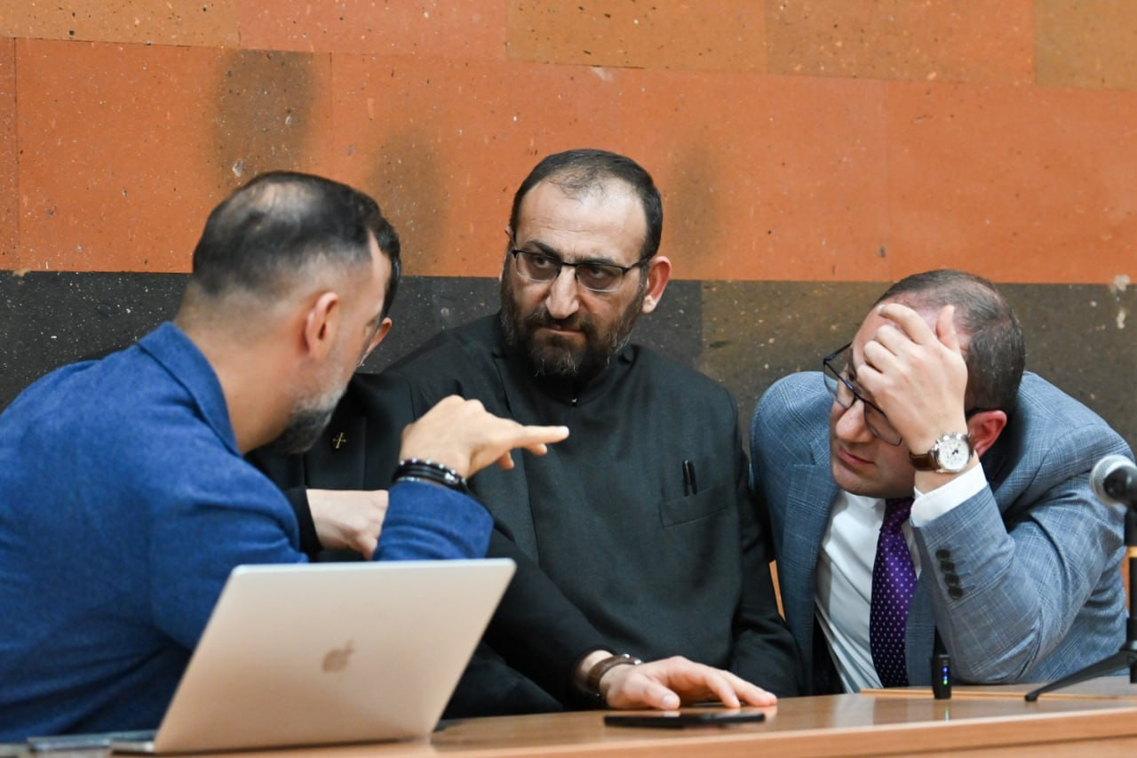 Արշակ Սրբազանի գործով դատավորն ինքնաբացարկ հայտնեց