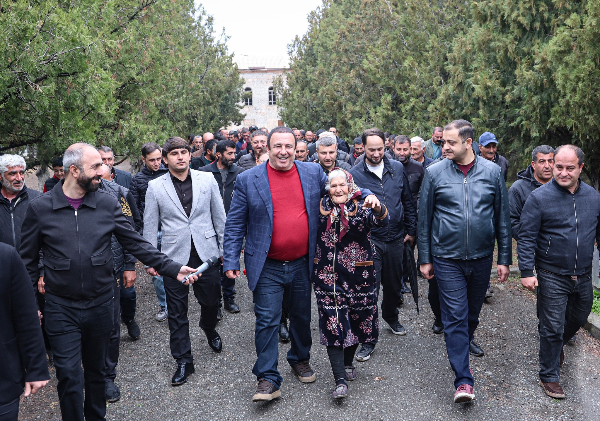 Մենք երկիրը դուրս ենք բերելու այս վիճակից, մենք խեղճությանը հաղթելու ենք․ Գագիկ Ծառուկյանն այցելել է Արմավիրի մարզ