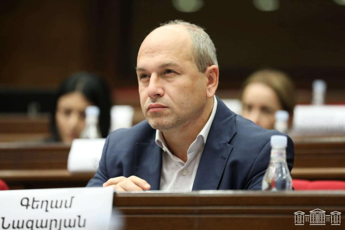 Ցավ եմ ապրում, որ հասել ենք մի կետի, երբ ինչ-որ մեկը որոշում է, որ կարող է վիրավորել, հայհոյել պետության Խորհրդարանի նախագահին․ Գեղամ Նազարյան (տեսանյութ)
