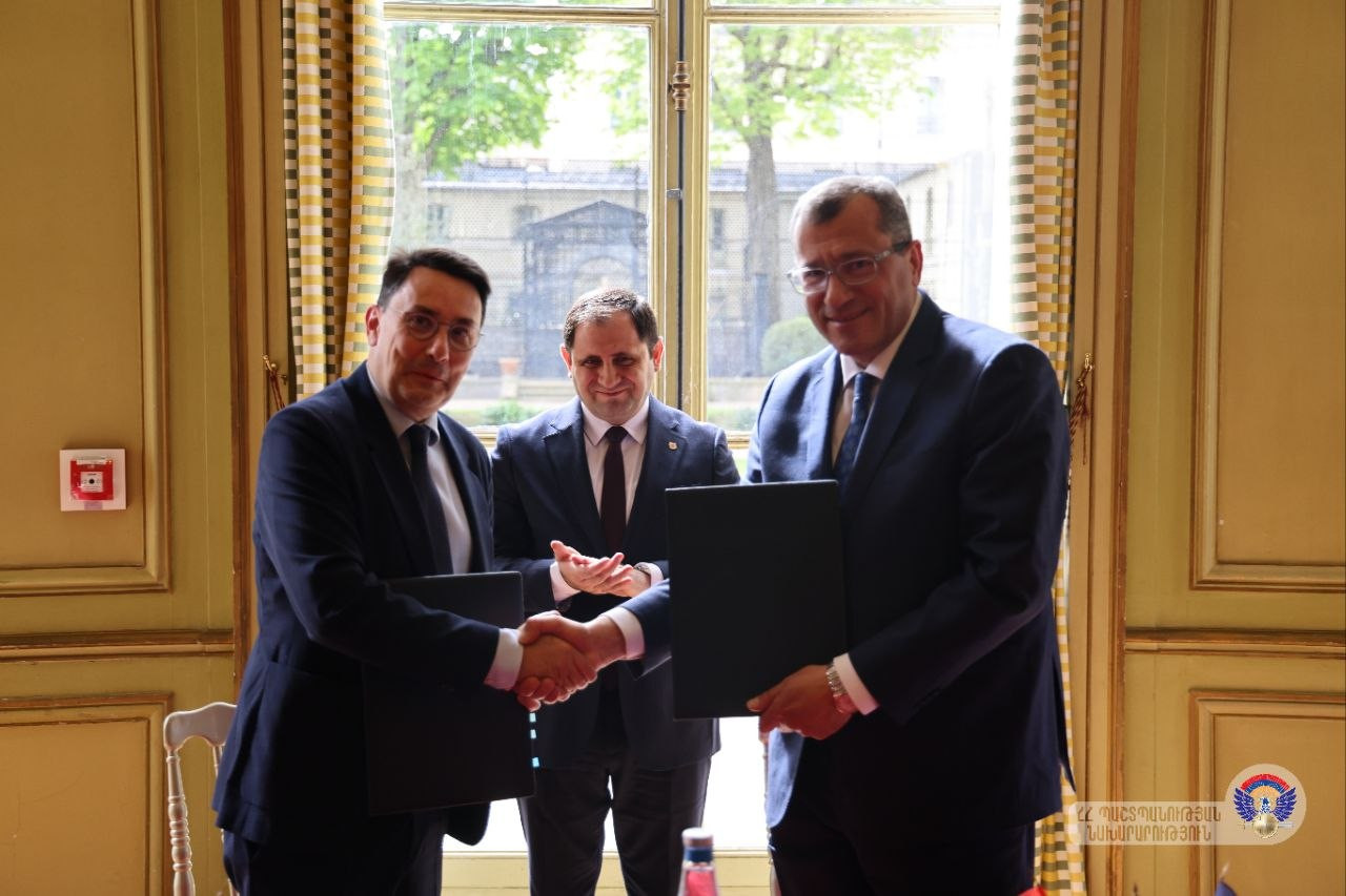 Սուրեն Պապիկյանը ֆրանսիական «Safran Electronics & Defense» ընկերության պաշտպանության գծով ղեկավարի հետ պայմանագիր է ստորագրել