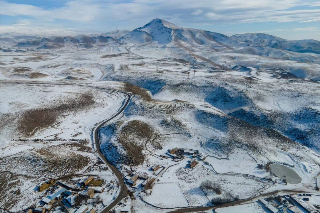 Սիսիանի «Զանգեր» կոչվող հատվածից մինչև Շաքի և Գավառի տարածաշրջանում թույլ ձյուն է տեղում