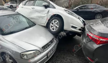 Ավտովթար՝ Երևանում. «Nissan»-ը հայտնվել է «Opel»-ի վրա