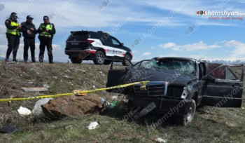 Եղվարդում «Mercedes»-ը բախվել է ծառին, ապա քարերին, հայտնվել երթևեկելի գոտուց դուրս. ամուսինները տեղափոխվել են հիվանդանոց