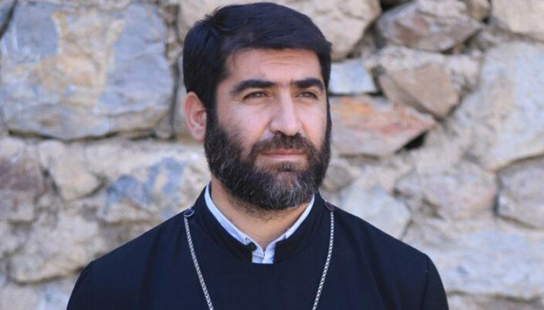 Որոշ մարդկանց խորհուրդ կտանք խոսել հայրենիքը արհավիրքների առջև կանգնեցնելու մասին. Տեր Արարատ