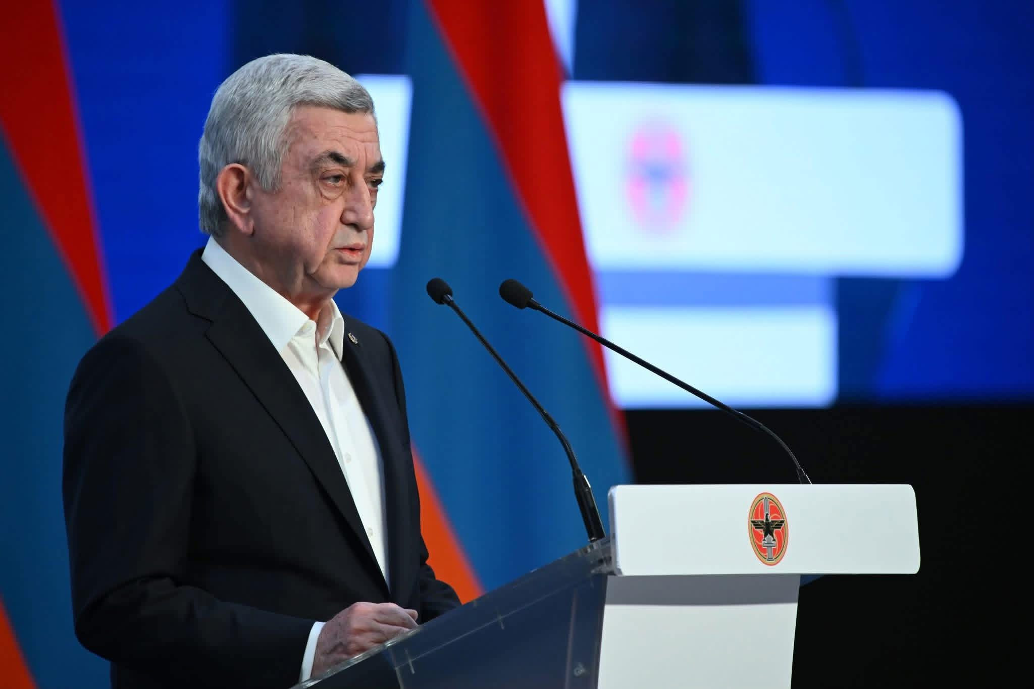 2018թ. իշխանազավթումից հետո Հայաստանի կառավարիչները շարունակեցին տարաբնույթ և զազրելի շահարկումներ, բամբասանքներ ու հերյուրանքներ տարածել Ապրիլյան քառօրյա պատերազմի մասին. Սերժ Սարգսյան