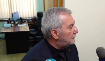 Իմ տղան շատ բարձրակարգ տղա է, դուք իր գիտելիքների չափ որ ունենայիք, դուք էլ չէիք ծառայի. Անդրանիկ Քոչարյանը՝ լրագրողին
