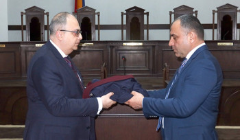 Վլադիմիր Վարդանյանին հանձնվել է Սահմանադրական դատարանի դատավորի պատմուճանը