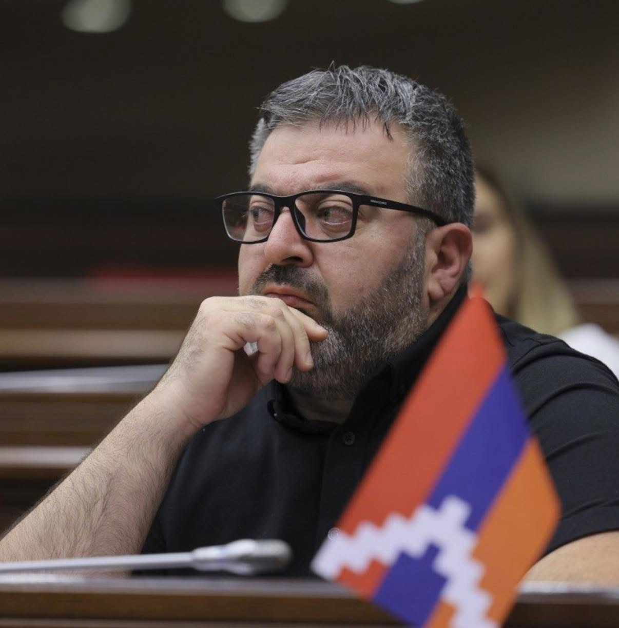 Ավտոներկրողներն ահազանգում են, որ արդեն երկու օր է՝ չեն կարողանում մաքսազերծել ԱՄՆ-ից ներմուծվող ավտոմեքենաները. Գառնիկ Դանիելյան