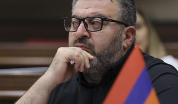 Ավտոներկրողներն ահազանգում են, որ արդեն երկու օր է՝ չեն կարողանում մաքսազերծել ԱՄՆ-ից ներմուծվող ավտոմեքենաները. Գառնիկ Դանիելյան