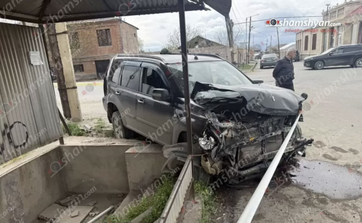 Մխչյանում բախվել են «Nissan X-Trail»-ը և «Լադա»-ն․ 3 վիրավորներից մեկը 2 տարեկան երեխա է