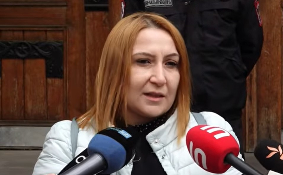 Գլխավոր դատախազության դիմաց նստացույց է մեկնարկում 18-ամյա Դավիթ Մինասյանին ազատ արձակման պահանջով