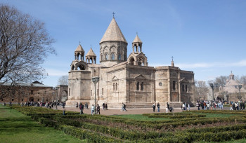 Պետական կառույցում Եկեղեցու ներկայացուցիչ կարող է նշանակվել միայն Կաթողիկոսի արտոնությամբ․ Մայր Աթոռը՝ Փաշինյանի որոշմամբ Արման Սարոյանին Ներման հարցերի հանձնաժողովի անդամ նշանակելու մասին