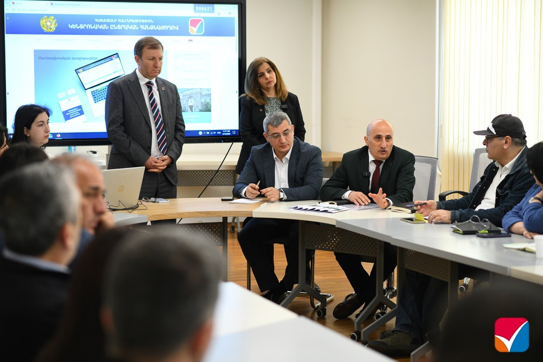 ՀՀ ԿԸՀ-ն հյուրընկալել է ԱԺ ընտրություններին մասնակցելու համար օգտահաշիվ ստանալու հայտ ներկայացրած և նման մտադրություն ունեցող բոլոր կուսակցություններին/դաշինքներին