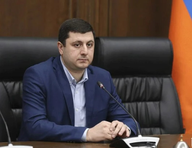 Սրա-նրա ձեռքի գործիք եք դարձել՝ ՀՀ շահը զոհաբերելով այլոց առաջնահերթություններին, ու դեռ խոսում են, ուրախ-զվարթ վազվզում․ Տիգրան Աբրահամյան