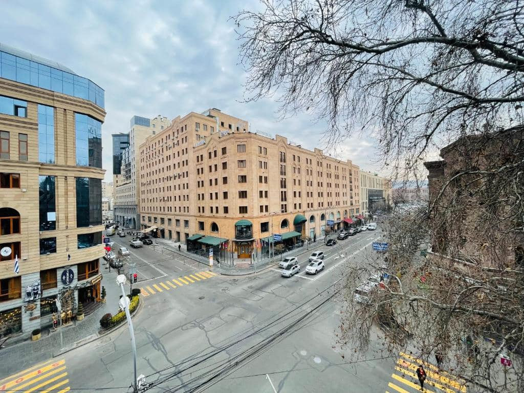 Առաջարկվում է Երևանի Ամիրյան փողոցն անվանափոխել Պապ թագավորի անվամբ