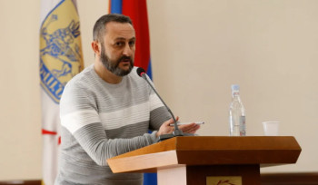 ԱՆԻՖ–ի քրեական գործերը, քովիդը և այս կորուպցիայի կասկածանքները չեն վերանում. Զարոկյանը՝ Ավինյանին