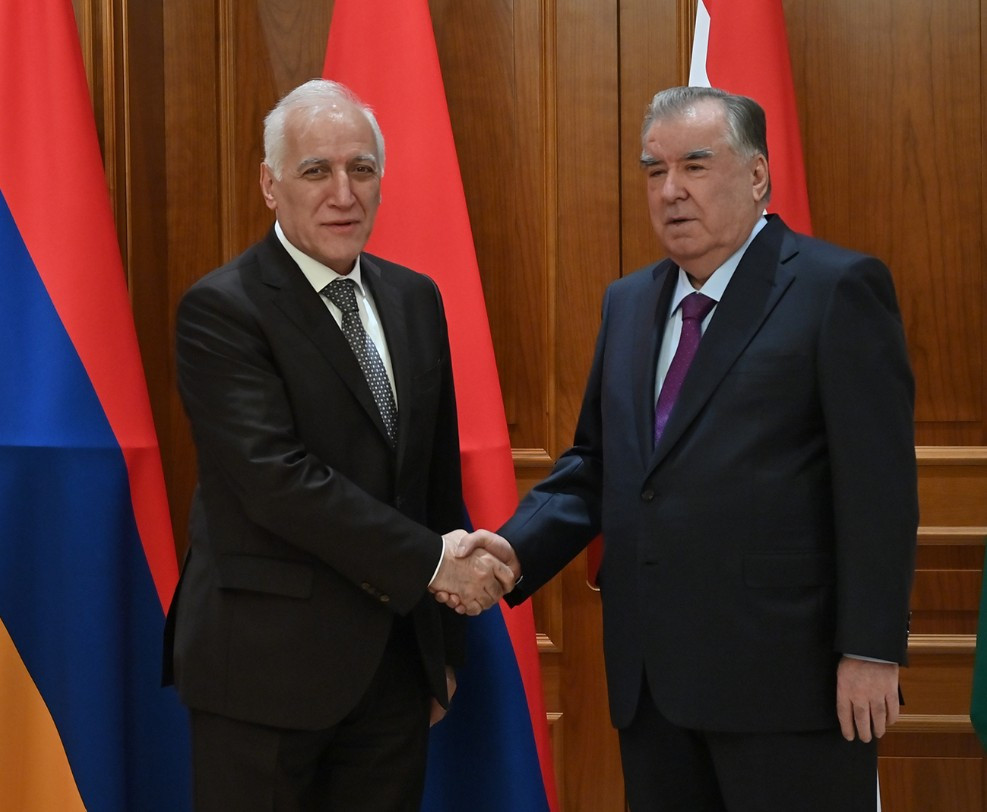 Վահագն Խաչատուրյանը հանդիպում է ունեցել Տաջիկստանի նախագահի հետ