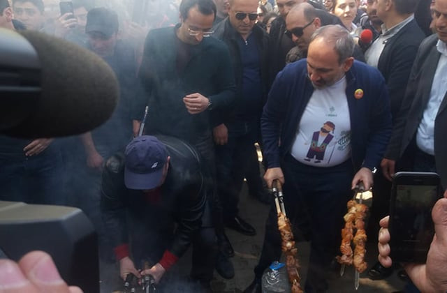 ՀՀ-ն մեր տունն է և քաղաքի կենտրոնում էլ են խորոված անում, քաղաքացու օրը քաղաքացիները կարող են նաև փողոցում խորոված անել. Փաշինյան