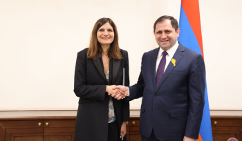 Պապիկյանն ընդունել է Ֆրանսիայի զինված ուժերի և վետերանների հարցերով լիազոր նախարարին
