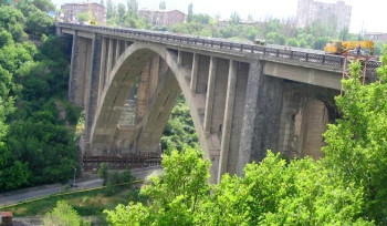 Հրազդան կամրջի տակ հայտնաբերվել է երիտասարդ տղայի մարմին. մահացածը 20-22 տարեկան տղա է