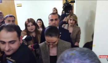 Ինչպես Վարդապետյանը «փախավ» լրագրողներից, բայց վերելակը չէր աշխատում (տեսանյութ)
