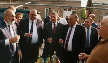 Նիկոլ Փաշինյան, Դուք հա՞շտ եք, որ ամենակառկանուն նախկիները դարձել են Ձեր ամենասիրելիները, Ձեր կողքով քայլում ու վայելում անհասկանալի փողերը․ Մեսրոպ Մանուկյան