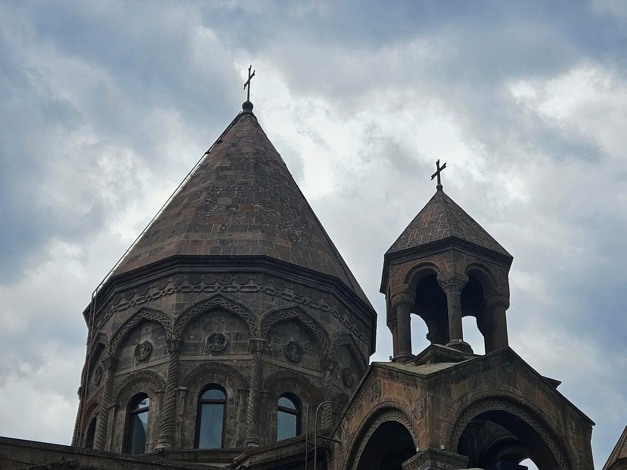 Սրբավայրերի պղծումը, յուրացումը կամ ոչնչացումը չի կարող արդարացվել որևէ քաղաքական, վարչական կամ կեղծ իրավական ձևակերպմամբ. Մայր Աթոռը պատասխանել է Կովկասի մուսուլմանների վարչությանը