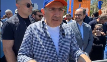 Փաշինյանը Հանրապետության հրապարակում սպասում է Մայիս 1-յան միջոցառումներին (տեսանյութ)