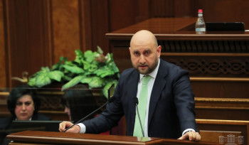 Ազգային ժողովը քննարկում է Կենտրոնական բանկի նախագահի պաշտոնում Մարտին Գալստյանի ընտրության հարցը