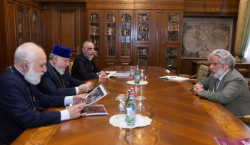 Ամենայն Հայոց Կաթողիկոսն ընդունեց  միջազգային իրավաբան Ռոբերտ Ամստերդամին
