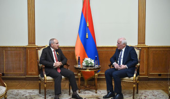 Վահագն Խաչատուրյանը նախագահական նստավայրում հանդիպել է Փաշինյանի հետ