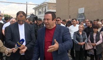 Սահմանին պիտի կանգնեն միայն պայմանագրայինները, կռվի դուռը պետք է ամուր փակել և զարգացնել տնտեսությունը․ Գագիկ Ծառուկյանը հանդիպել է Արարատի մարզի բնակիչների հետ (տեսանյութ)