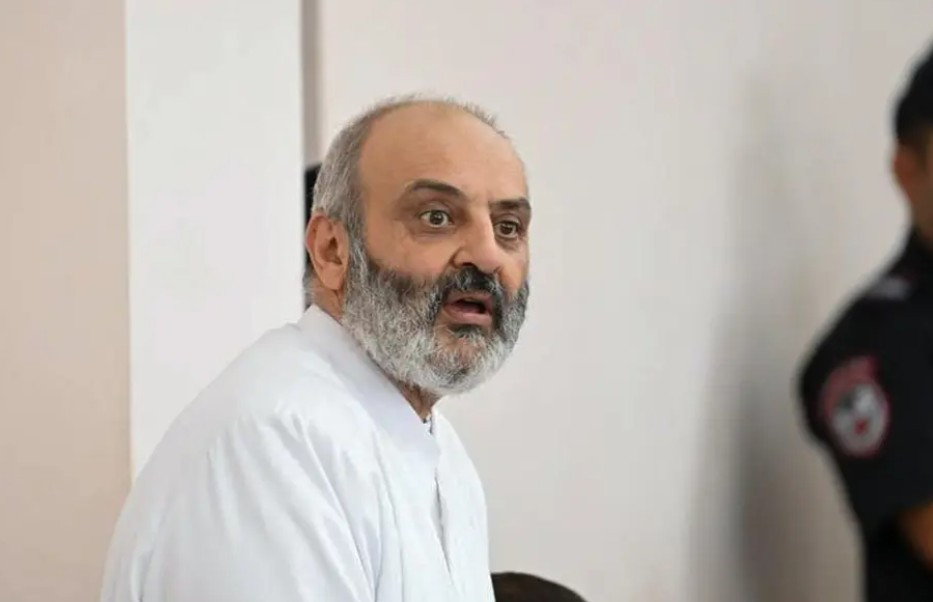 Որքան էլ անհավատալի և անհույս թվա ոմանց, ես հավատում եմ Հայոց գալիք Հաղթանակին, քանի որ մենք այս աշխարհից կմեկնենք նզովված կամ օրհնված․ Բագրատ սրբազան