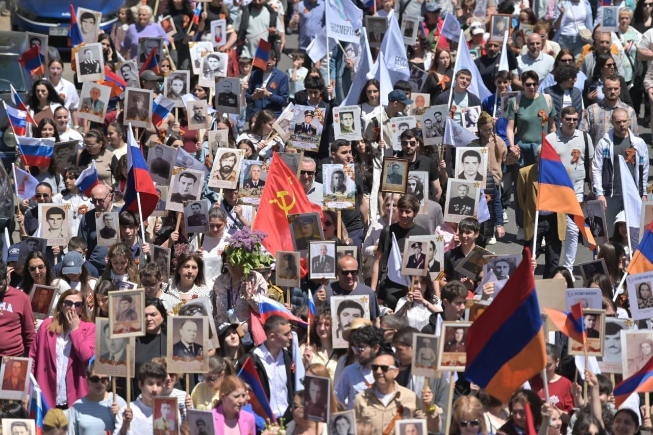 «Անմահ գնդի» երթը հասավ «Հաղթանակ» զբոսայգի