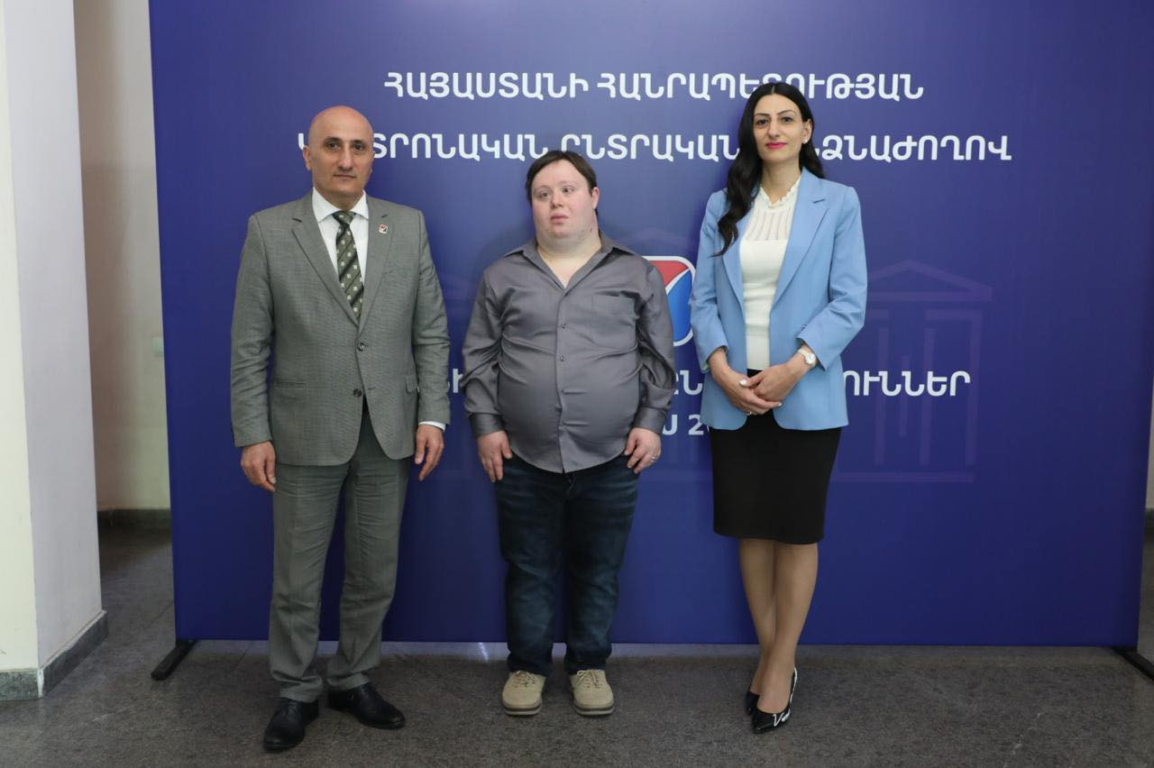 Անահիտ Մանասյանն այցելել է ԿԸՀ․ քննարկվել են ընտրական գործընթացներում մարդու իրավունքների պաշտպանությանն առնչվող հարցեր