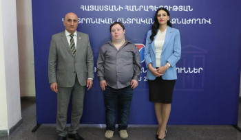 Անահիտ Մանասյանն այցելել է ԿԸՀ․ քննարկվել են ընտրական գործընթացներում մարդու իրավունքների պաշտպանությանն առնչվող հարցեր