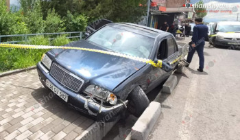 «Mercedes»-ը Նոր Գեղիի գյուղապետարանի մոտ բախվել է «Հայ մամուլ»-ի մեքենային, ապա վրшերթի ենթարկել հետիոտնին