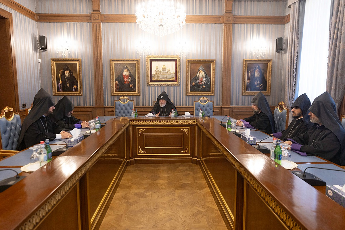 Ամենայն Հայոց Կաթողիկոսն ընդունել է  նորաօծ եպիսկոպոսներին