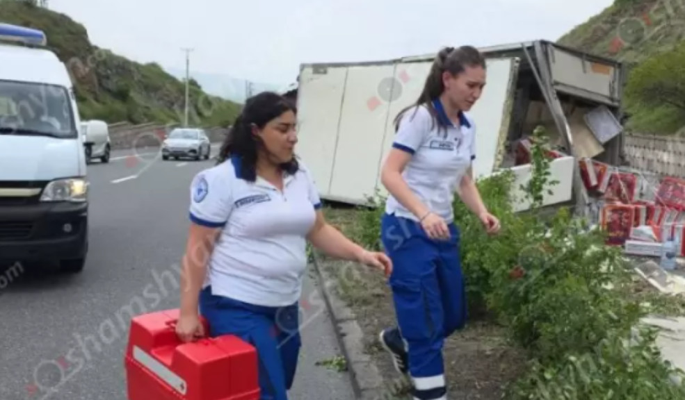 «Չայնիի» ոլորաններում բախվել են միրգ-բանջարեղենով բարձված «Iveco»-ն և «ԶԻԼ»-ը. կա տուժած