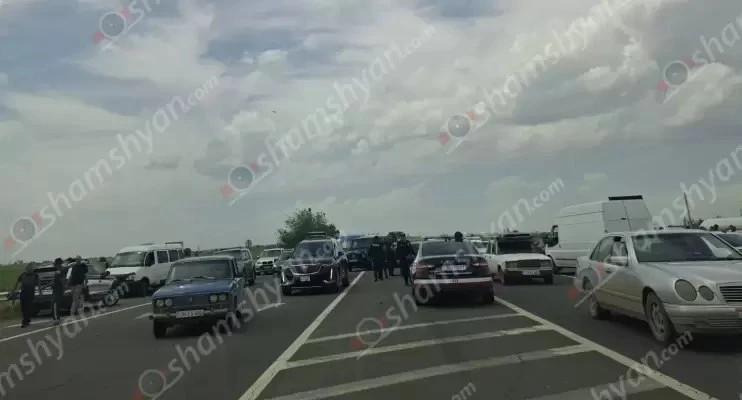 Արմավիրի մարզում գյուղացիները փակել էին Երևան–Արմավիր ավտոճանապարհը․ պատճառը՝ լոլիկի արտահանման խնդիրներն են